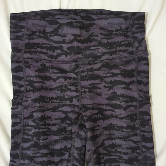 Fabletics Therma-Flex High-Waisted Pocket Legging, Color Pewter Tigress Size S - Picture 6 of 15